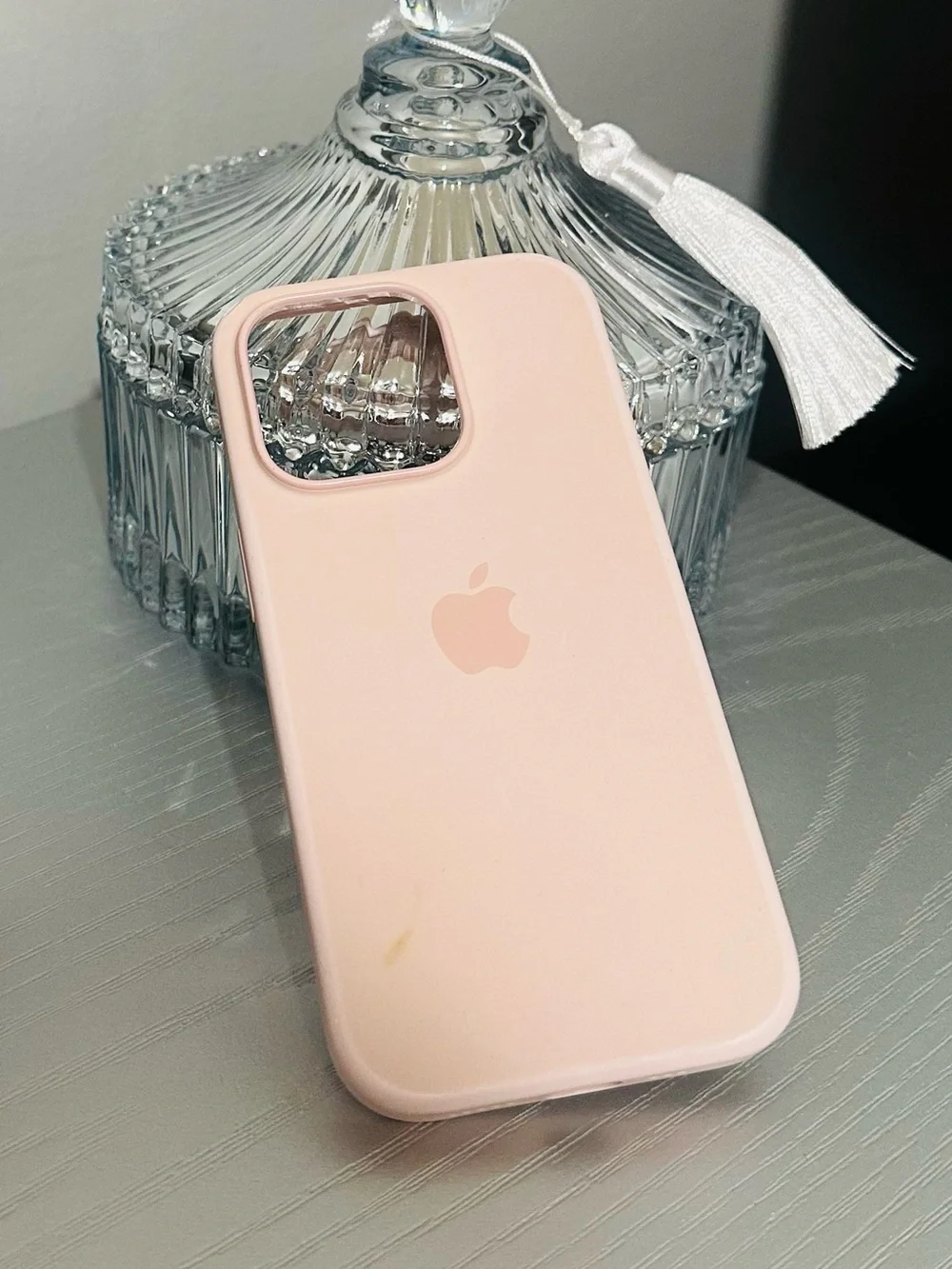 Apple Silicone iPhone 14 Pro Case in Light Pink